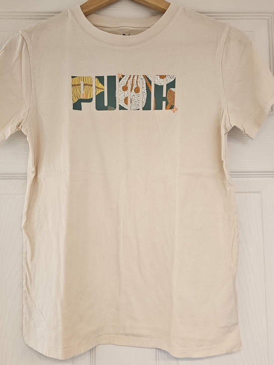 Puma Tops - Puma Graphic Logo Tee in Cream